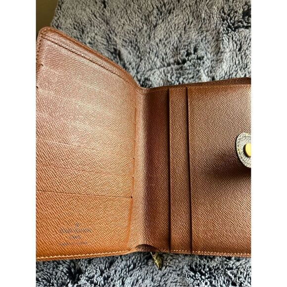 Lous vuitton LVmonogram wallet / passport holder - Picture 9 of 16